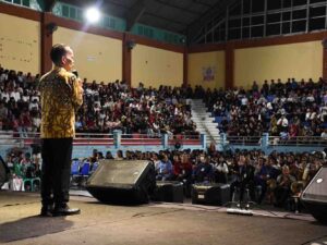 Bala-Ronny Hadiri KKR Akbar di Sintang, Ribuan Jemaat Padati GOR Apang Semangai