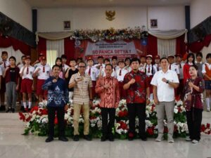 Bupati Sintang Motivasi Siswa SD Panca Setya 1 Agar Percaya Diri Raih Masa Depan