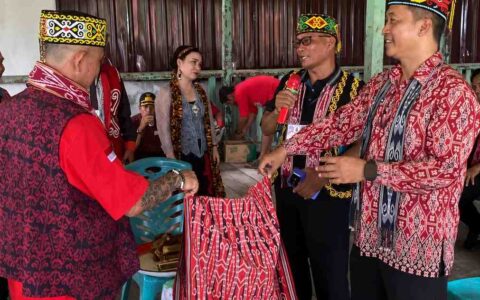 Camat Tempunak Hadiri Gawai Adat Dayak Desa Balai Harapan