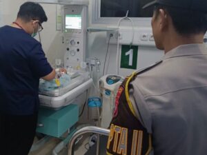 Warga Temukan Bayi di Depan Ruko Dekat Masjid Shiratul Jannah Sintang