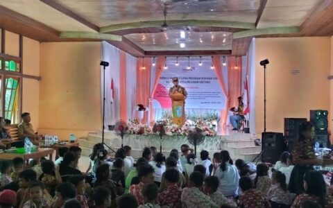 Camat Tempunak Hadiri Penutupan Program WVI di Desa Jaya Mentari