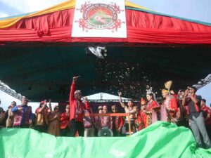 Lasarus Ajak Generasi Dayak Berani Bersaing, Jangan Terjebak “Katak dalam Tempurung