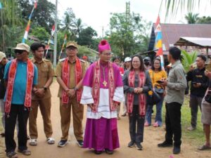 Camat Tempunak Hadiri Peresmian dan Pemberkatan Gua Maria Pengkal Merslung di Stasi Tembak