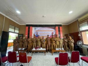 Sekda Sintang Titip Harapan Besar ke Kadis Disbunak Baru