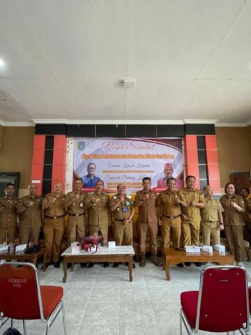 Sekda Sintang Titip Harapan Besar ke Kadis Disbunak Baru