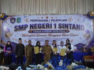 SMP Negeri 1 Sintang Dinilai Maju Lewat Digitalisasi dan Komitmen Antinarkoba