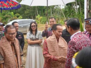 Hadiri Misa Perdana RP Anggelo Seltinus, Bupati Sintang Ajak Kaum Muda Berani Menjawab Panggilan Tuhan